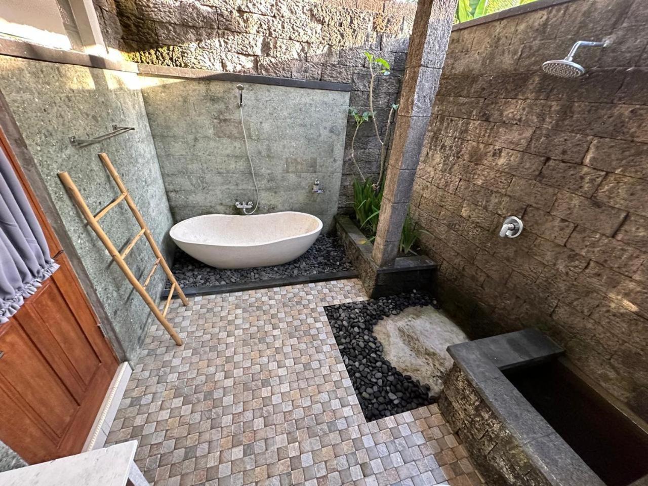 Villa Mirah House Ubud Exterior foto